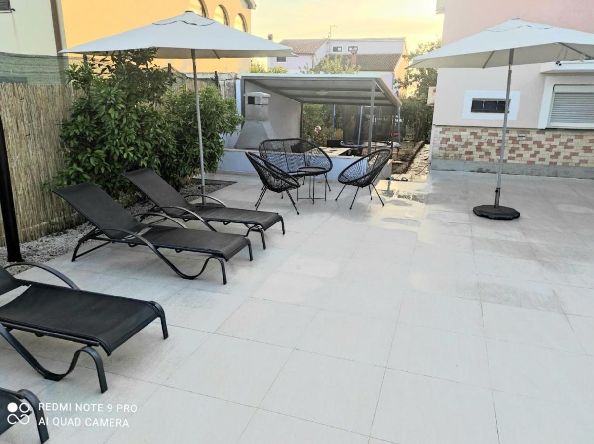 Flora Relax House, Free Parking Villa Peroj Buitenkant foto